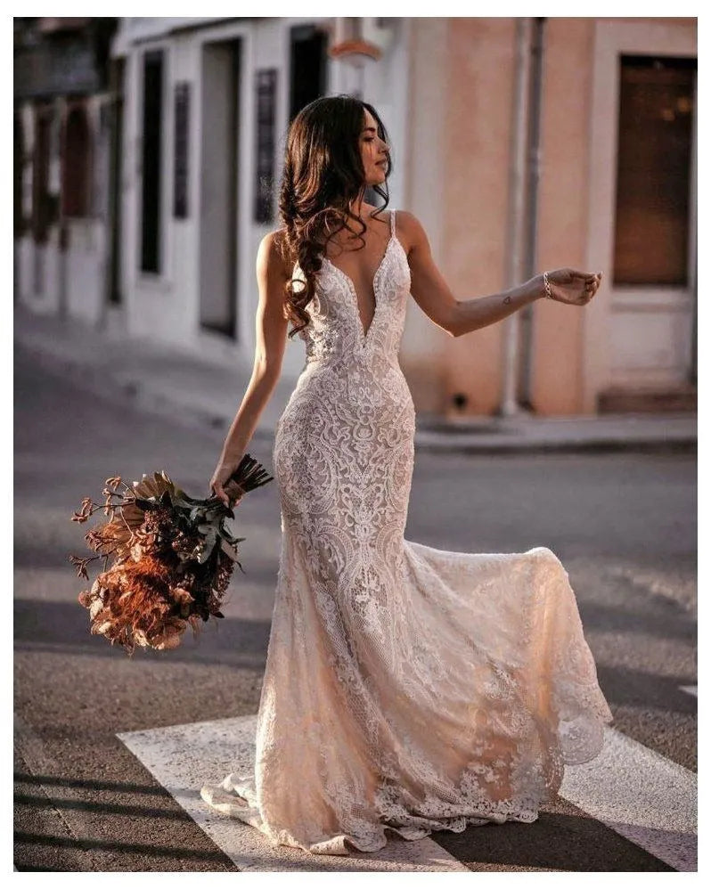 Spaghetti Strap V Neck Wedding Dress Appliques Lace Wedding Gown Mermaid Sexy Bridal Dress Custom Size Charming Bridal Gown