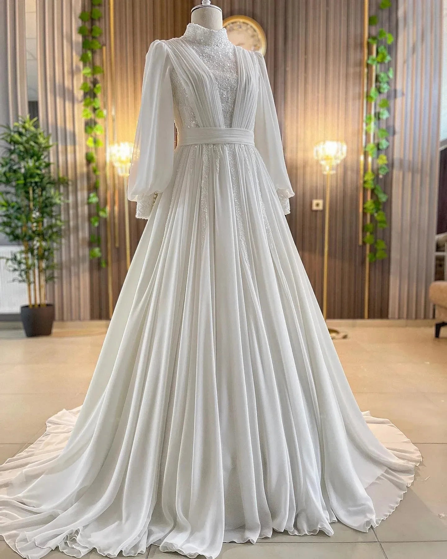 Modest Long Sleeve Muslim Wedding Gowns High Neck Beaded Chiffon A Line Arabic Women Bridal Dress Hochzeitskleider Ivory