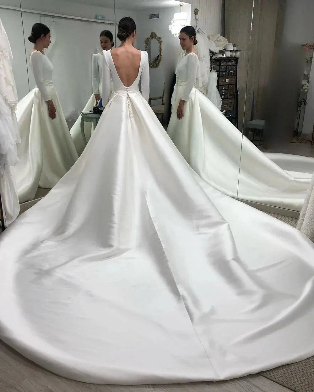SoDigne Vintage Wedding Gowns Long Sleeves Sexy Backless Satin Belt Bride Dresses Royal Train Bridal Gown For Women Custom Made