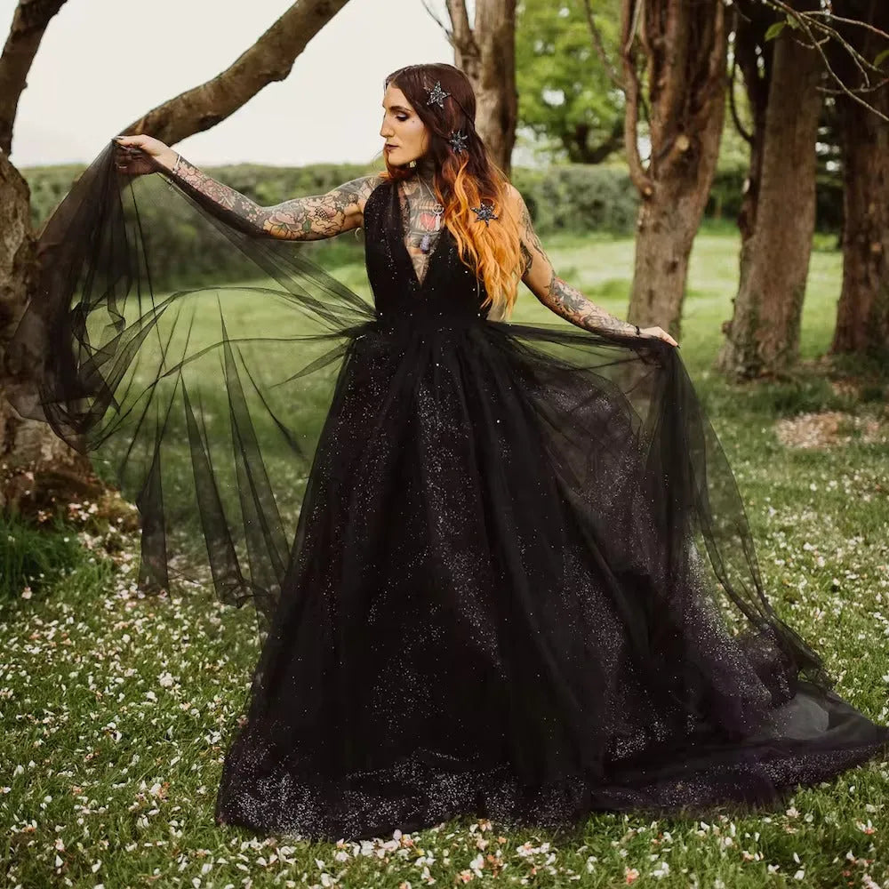 DREAM Black A Line Shiny Tulle V Neck Bridal Gowns Spaghetti Straps Crisscross Backless Gothic Bling Wedding Dress