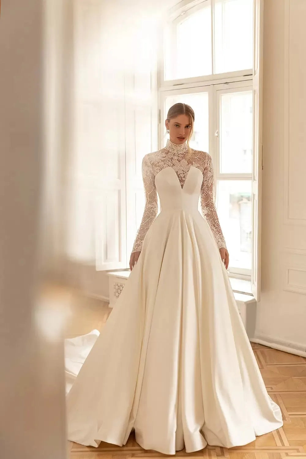 Modest High Collar Long Sleeve Wedding Dress Classic Lace Appliques Bride Robe Elegant Satin Long Bridal Gown Robe De Mariée