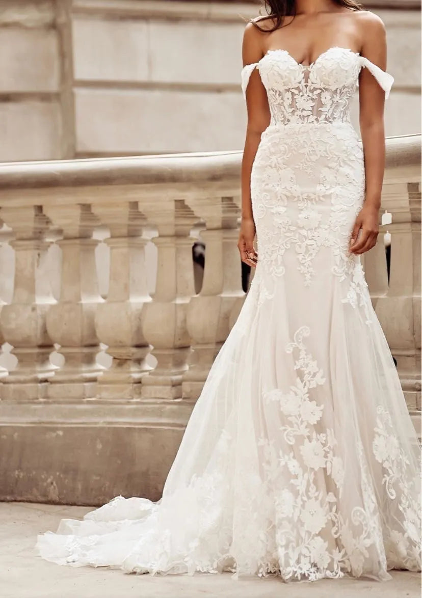 Charming Mermaid Wedding Dress Lace Appliques Off the Shoulder Sweetheart Buttons Court Train Vestidos De Novia