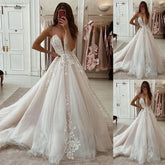 A-Line Boho Wedding Dress V-Neck Straps Appliqued Lace Bridal Gowns Elegant Long Train Tulle Beach Princess Wedding Party Dress