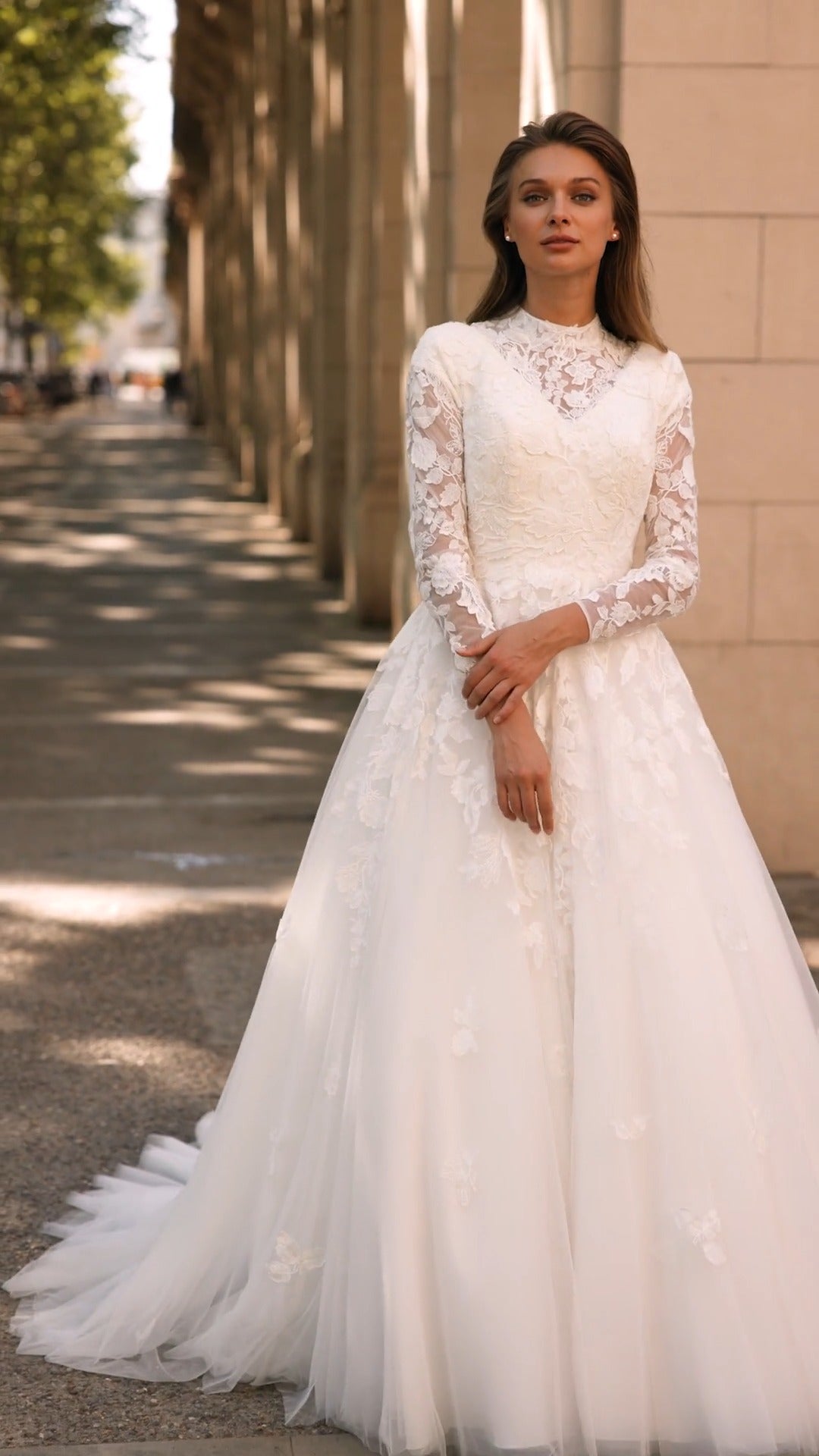 Roddrsya Langarmes Spitzen Hochzeitskleid A-Line O-Neck-Knopf Muslimische Brautkleid Applikat Tüll maßgeschneiderte Robe de Mariée