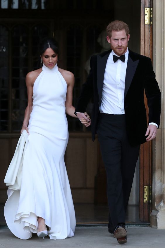 Robe De mariée élégante sans manches, col licou, plage, dos nu. Robe De mariée sirène Simple en Satin, Robe De mariée 