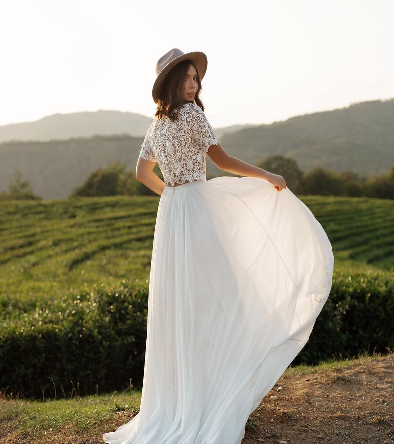 Boho Wedding Dress With Sleeves Simple Beach Chiffon A-Line With Court Train Sexy O-Neck Bohemian Bridal Gowns Beach