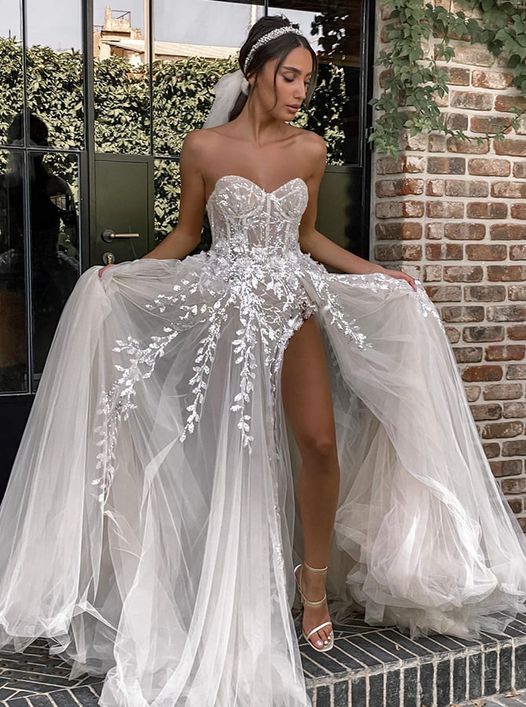 Eenvoudige sexy strand trouwjurken voor bruid elegante kanten boho trouwjurken strapless mouwloze hoge gesplitste bruidsjurk