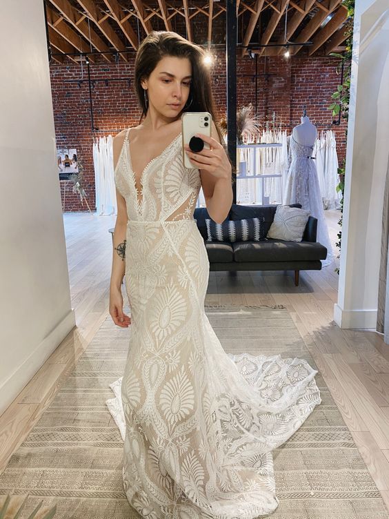 Vestido de novia de encaje con tirantes finos de playa, vestidos de novia bohemios con espalda descubierta hechos a medida, escote en V profundo, largo rústico, sirena nupcial Bohemia 