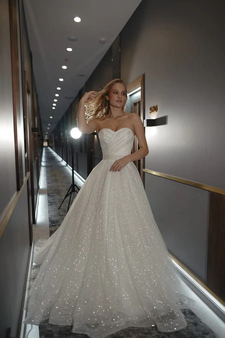 Strapless Glitter Wedding Dress A-line Sequined Shinny Bride Dresses Robe De Mariee Sleeveless Pleated Wedding Gown