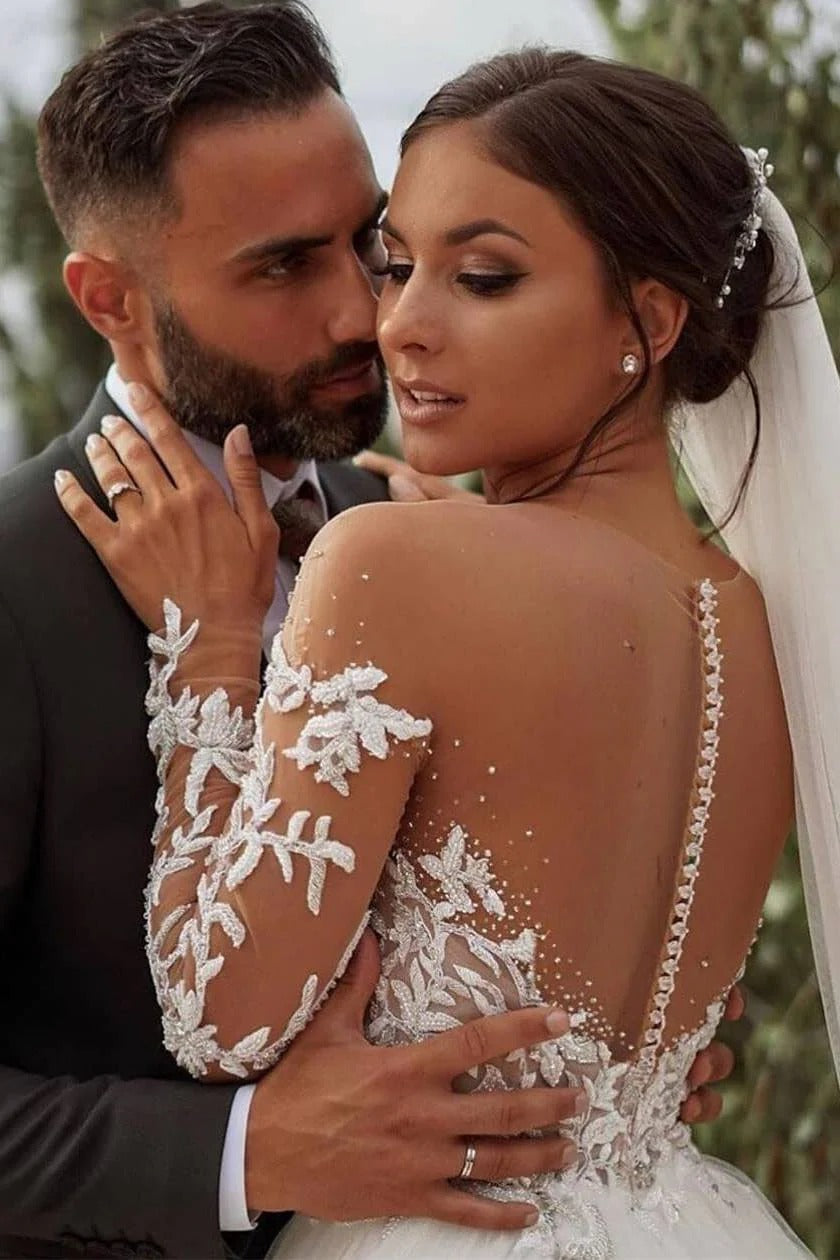  Abiti da sposa in tulle punteggiati in spiaggia Robe de Mariee maniche lunghe Design a torro Appliques in pizzo Abiti da sposa formali