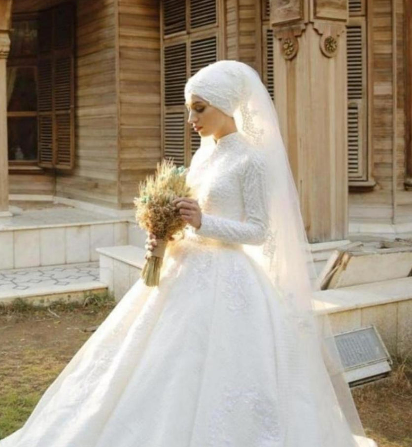 Pure White Muslim Wedding Dress Beaded Long Sleeves Lace Bridal Gown High Neck Pleat Ball Gown Arabic Dubai Turkey Robes