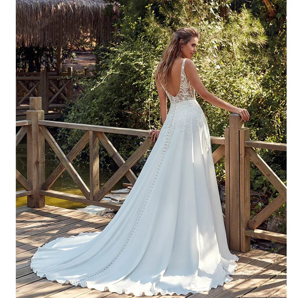 فساتين Morden Lace Tulle Wedding Fress V Neck Lond بلا أكمام للنساء في محكمة الطعن، زر أنيق مفتوح للظهر Vestidos