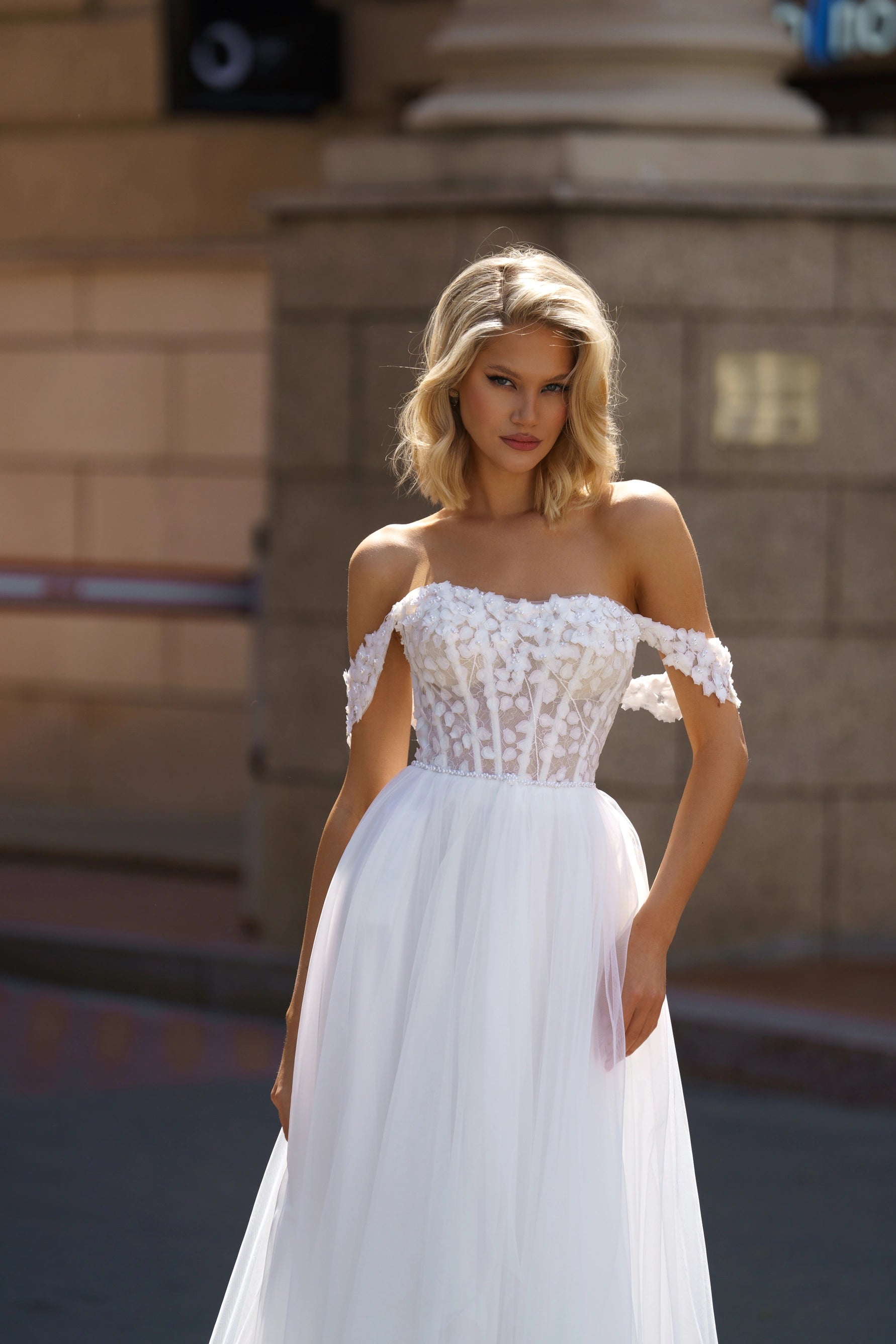 Aplica elegante de renda na praia fora do ombro Vestidos de noiva de casamento