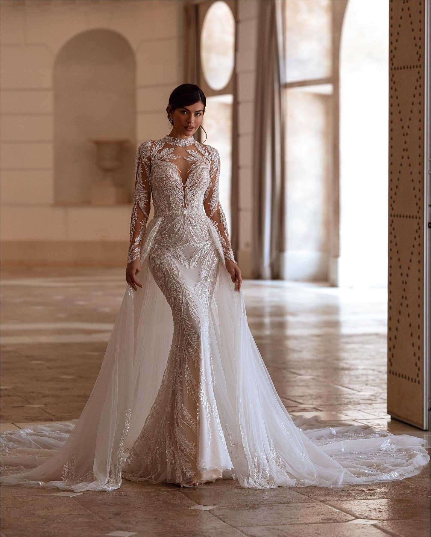 Bescheidene Hochhochschärfe Hochzeitskleid Funkelne Pailletten Perlenkleid für Braut elegantes A-Line-Brautkleid Robe de Mariée