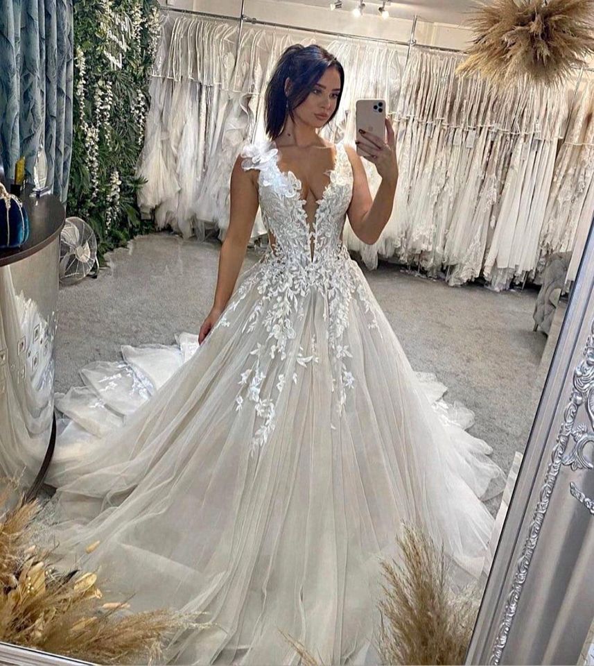 Abiti da sposa in pizzo A Line Abito da sposa in pizzo Appliques Eleganti Appliques Scoop Neck Modest Bride Cuci da sposa