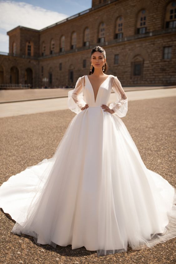 Klassische wunderschöne Brautkleider V-Ausschnitt Rückenfreier sexy Brautkleider Puffärmel Satinroben Vestidos de Novia Applikationen