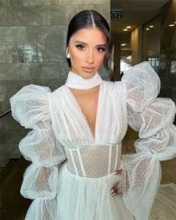 Qanz Boho Tiul Suknie ślubne Puff rękawy Linia Illusion Bridal Suknie V Neck Corset Tylne szaty de Mariage Élégante