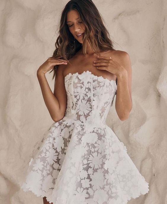 Sol Appliques in pizzo floreale 3D Abiti da sposa senza spalline Eleganti mini senza schienale sopra abiti da sposa lunghezza del ginocchio Vestidos de nolia