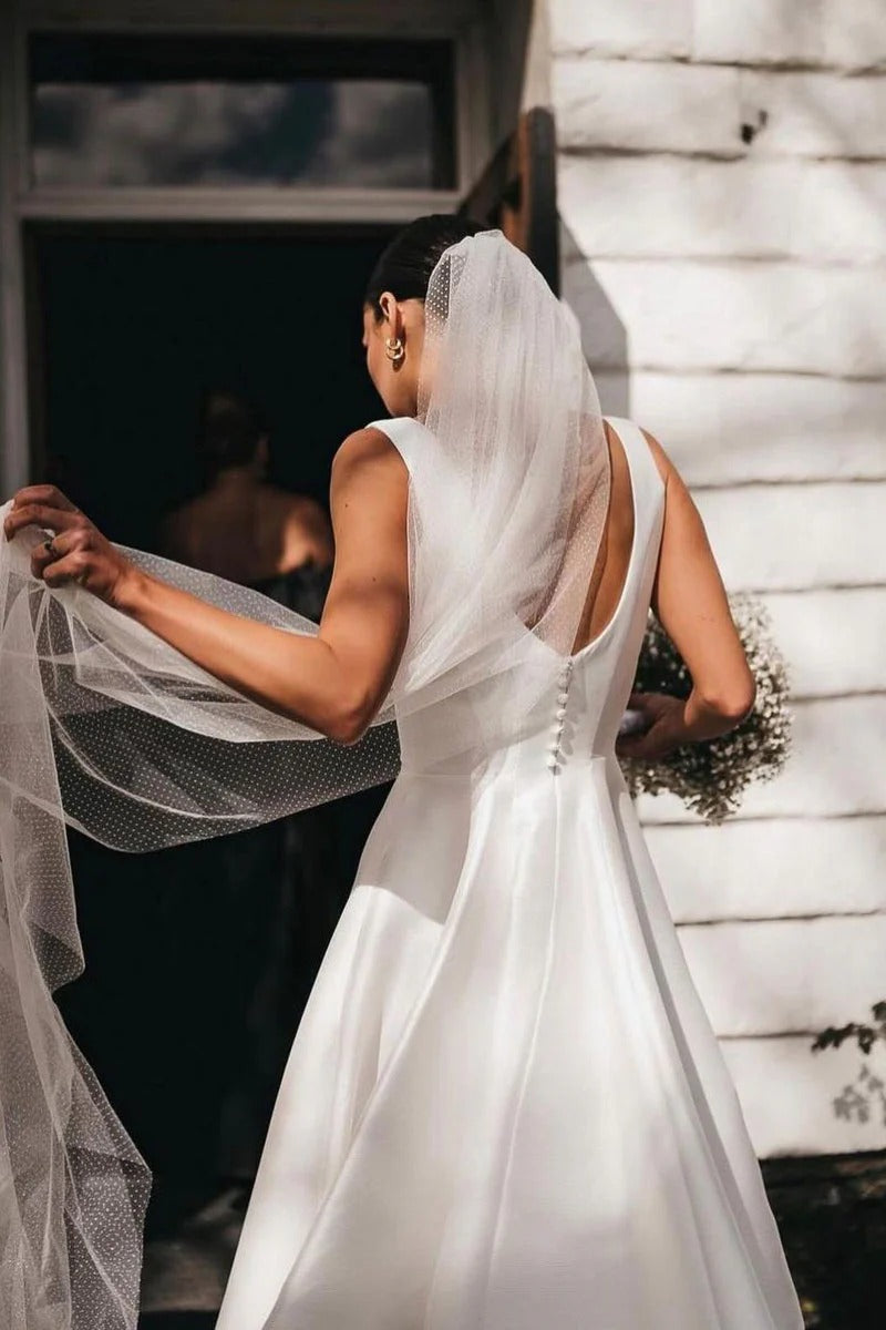 Abiti da sposa moderni di raso Collaggio quadrato senza maniche A-Line Abiti da spino Pulsante personalizzati per misurare Robe de Mariee