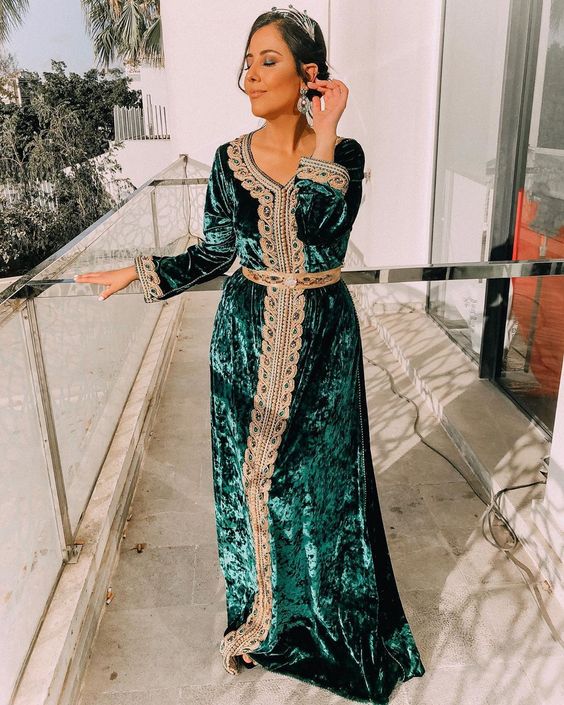 Grüne Marokko Caftan Abendkleider gegen Nackenspitze Outfit Dubai Prom Kleid Velvet Langarm formelle Abendpartykleid