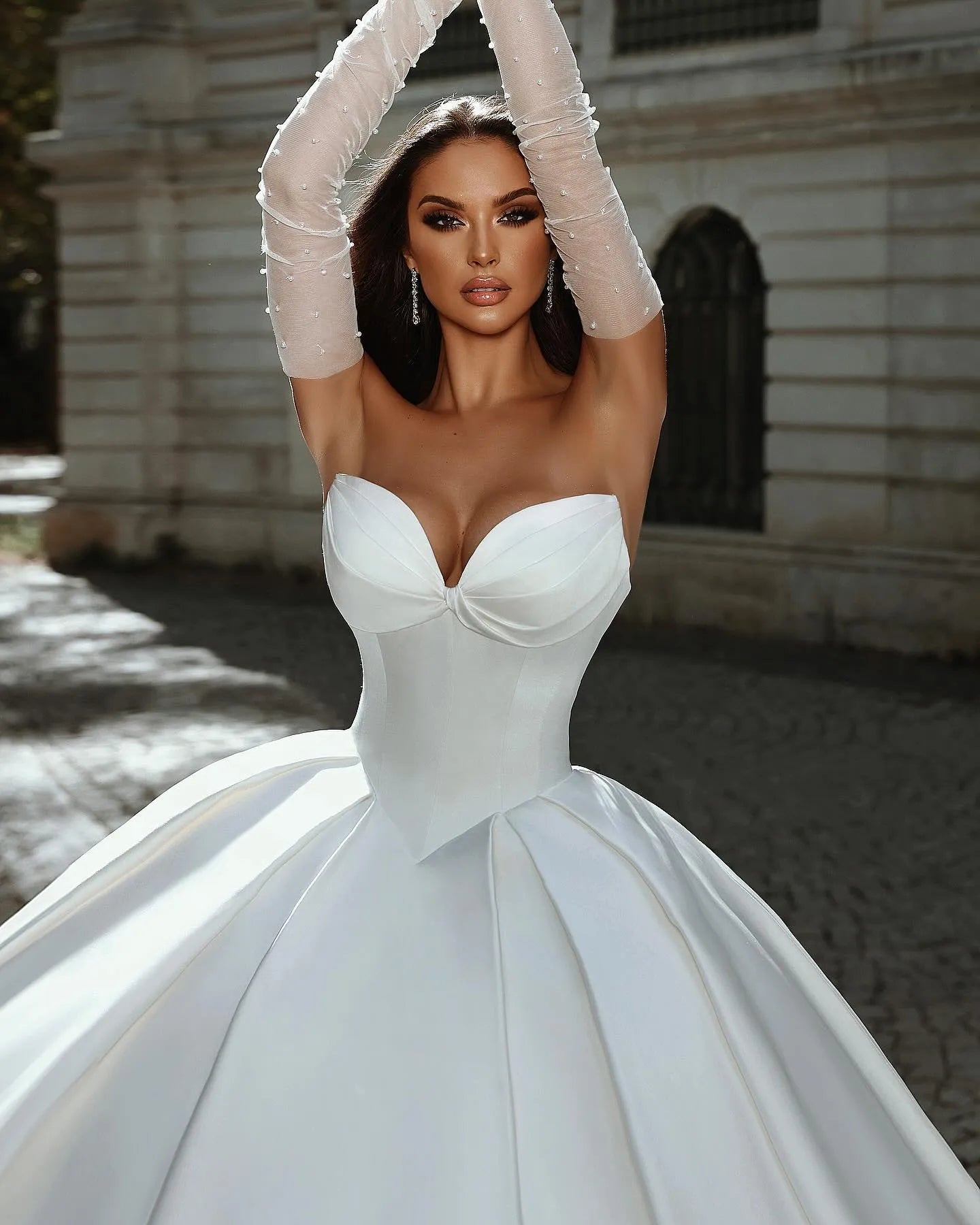 Elegant Women's Bridal Gowns With Satin Pleats Sexy Off The Shoulder Princess A-Line Wedding Dresses Formal Party Without Gloves