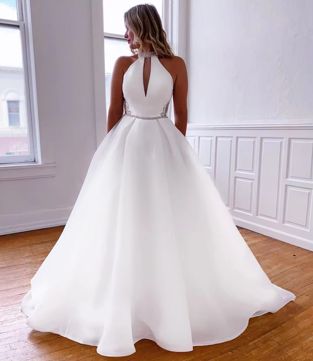 Vestidos De novia bohemios sencillos De corte A para mujer, vestidos De novia blancos De Organza con cuello alto y cristales, bata De boda con bolsillos 