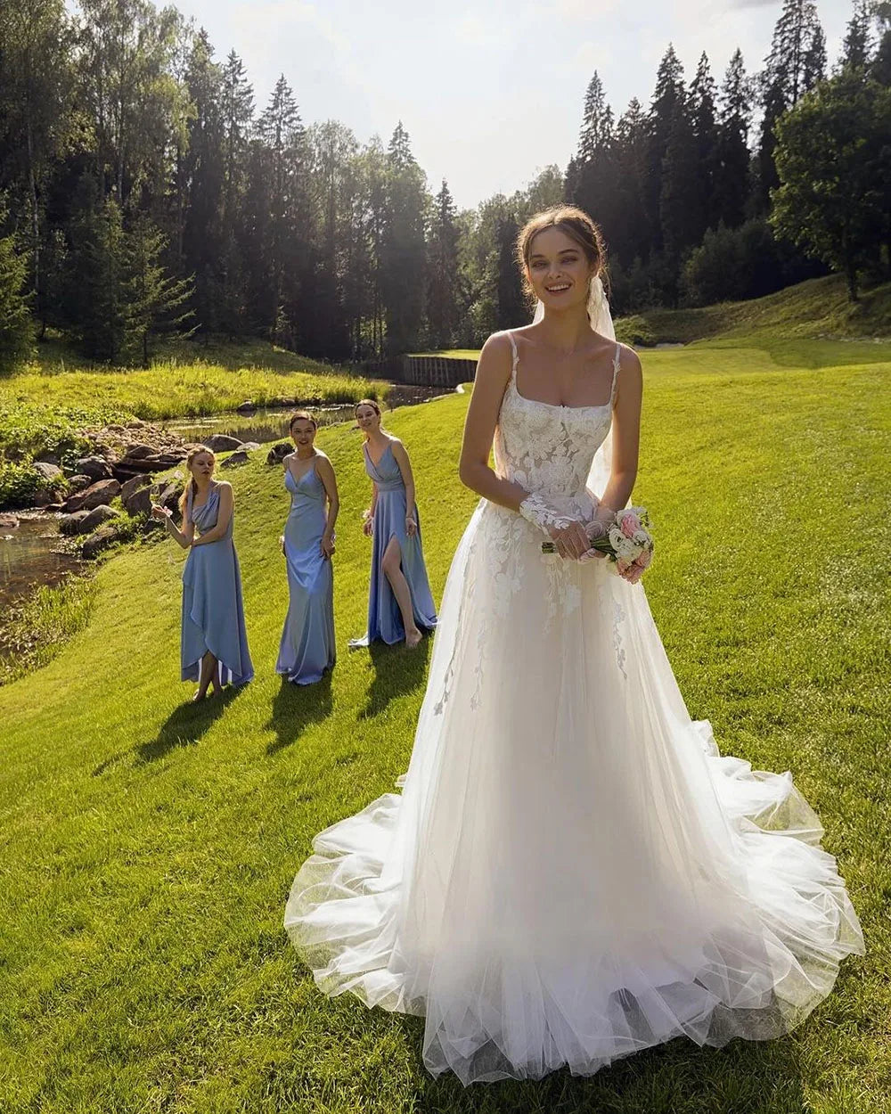 SoDigne Luxury Wedding Gowns Spaghetti strap Lace Appliques Tulle Princess Brides Wedding Dress Boho A Line Bridal Gown