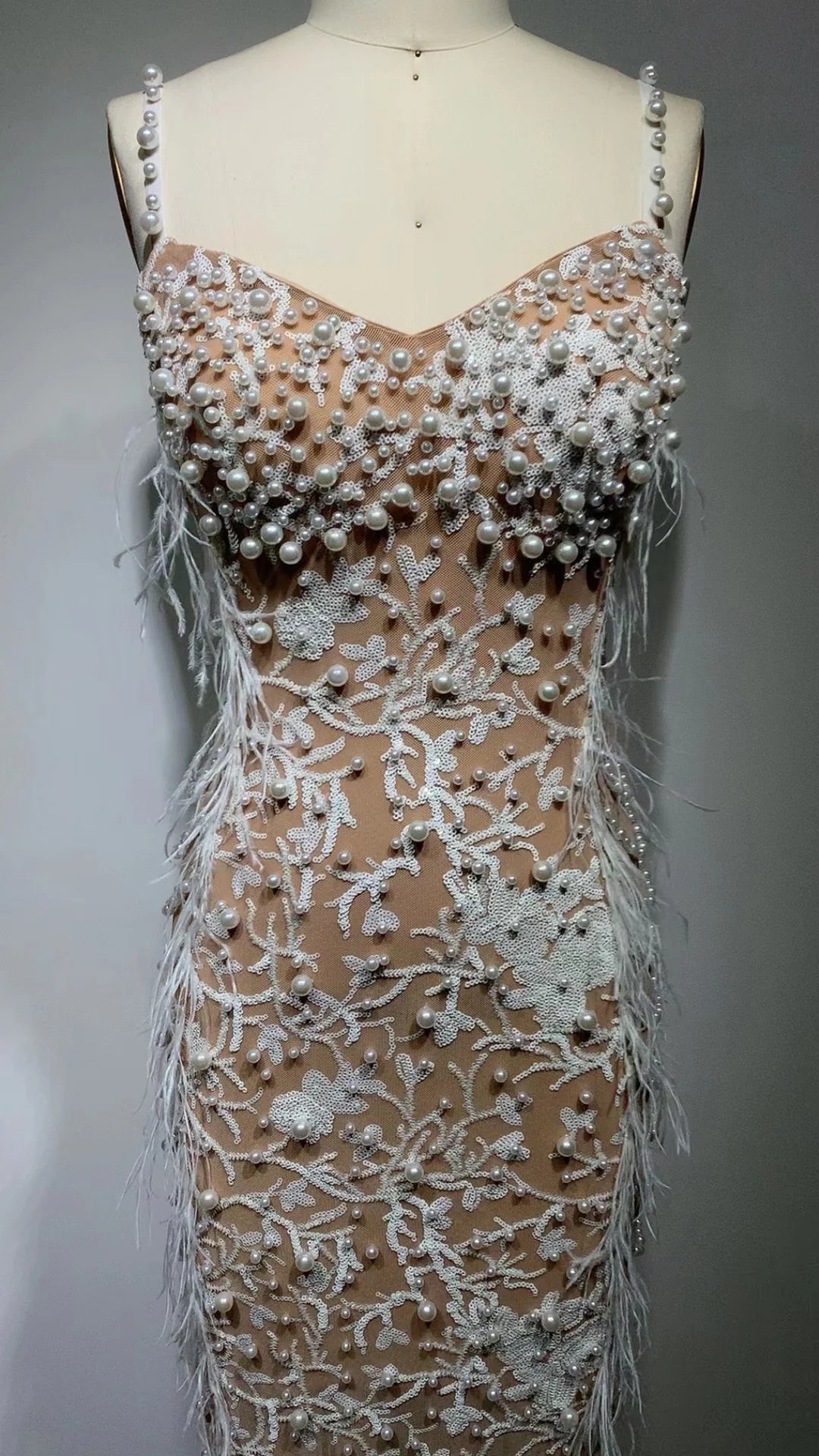 Luxury women summer white feather embroidered beaded suspender tight fitting dress, luxurious party and dinner dress