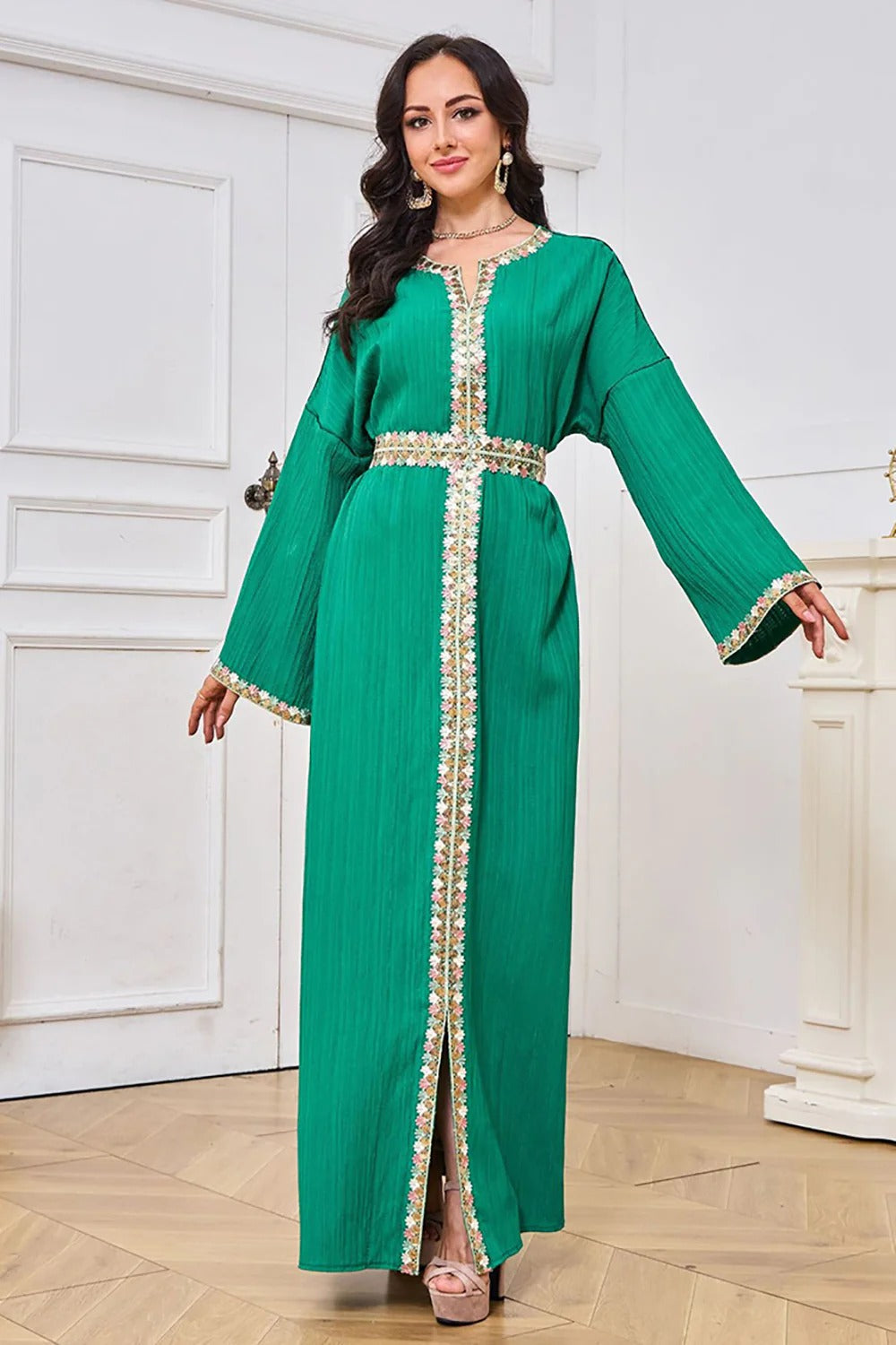 Masowa muzułmańska abaya kobieta Dubai Solid Split Hem Full Rękaw Notoched V-Neck Belted Ubranie Eleganckie marokańskie sukienki