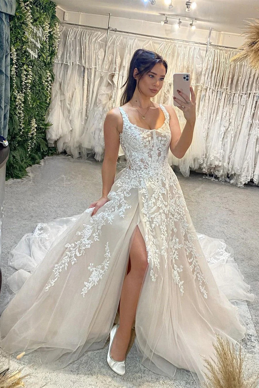 Fashion Lace Applique Wedding Dresses Sweetheart Off Shoulder Sleeveless High Split Elegant Fluffy Princess Style Bridal Gowns