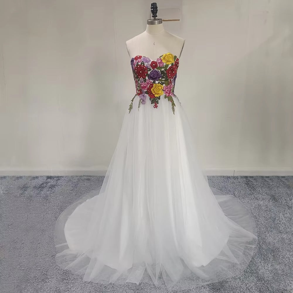 Colourful Embroidery Wedding Dress Strapless Sleeveless Bridal A-Line Floor Length Tulle Backless Romantic Sweep Train Gowns