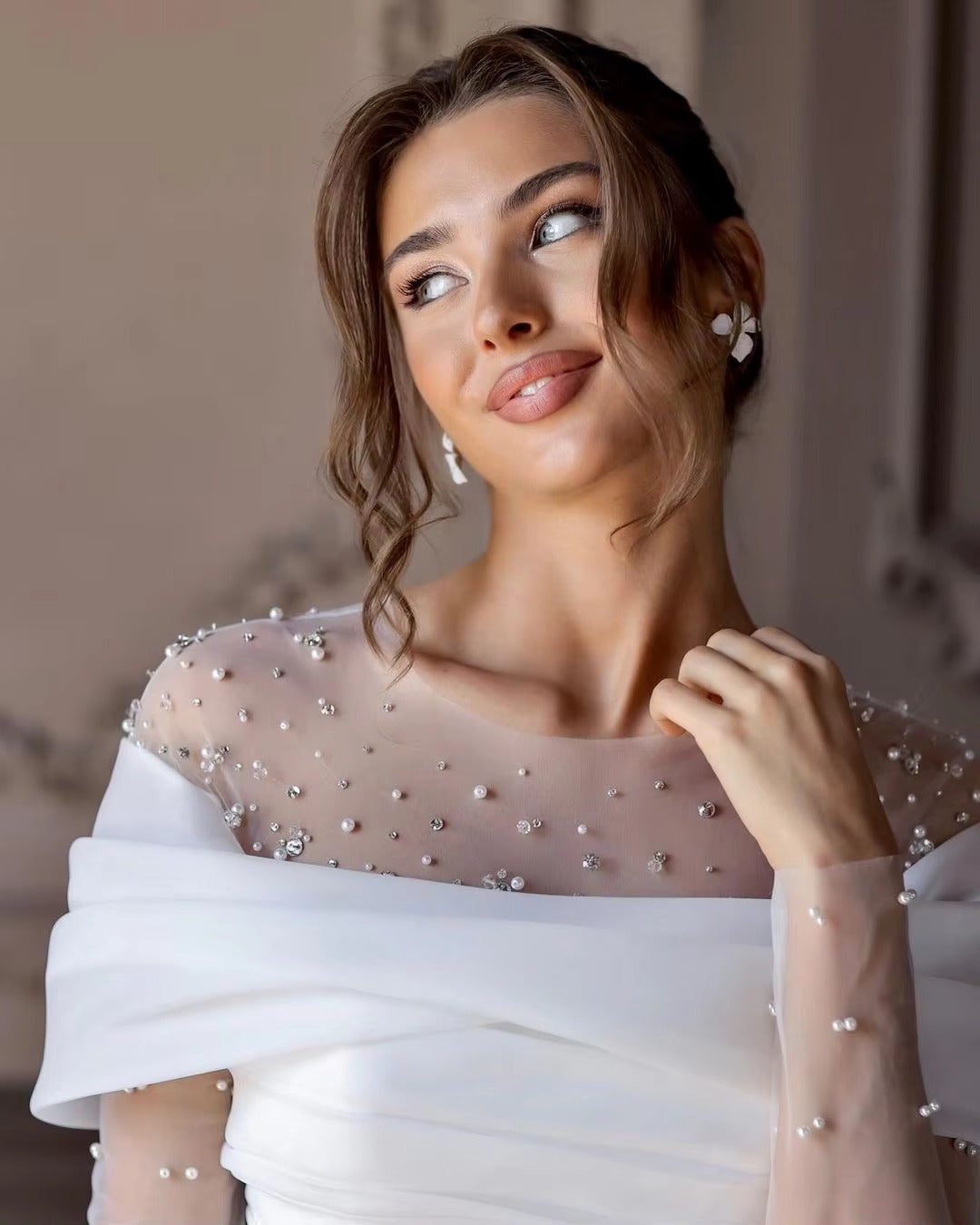 Vestidos De novia elegantes De línea A ilusión cuello redondo mangas largas perlas detalle De cuentas vestidos De novia De diseñador personalizados De Mariee