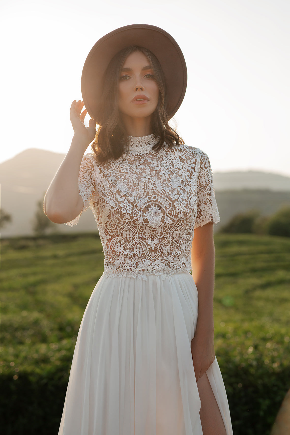 Vestido de noiva boho com mangas simples chiffon de praia A-line com trem da corte