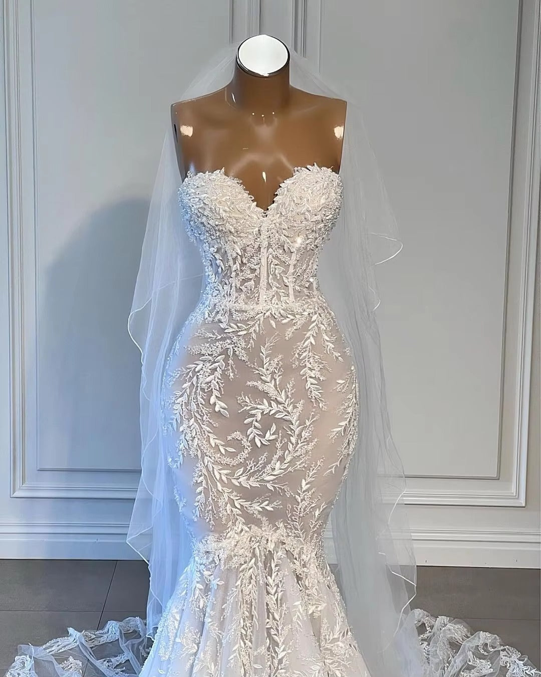 Glamorous Mermaid Wedding Dress Strapless Lace Appliques Bridal Gowns Custom Made Sleeveless Sweep Train Vestido de novia