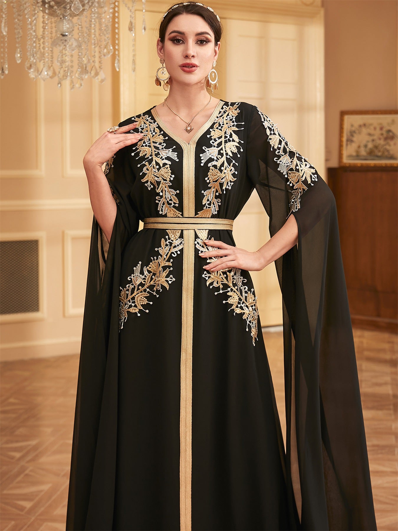 Dubai Mode elegante super lange Ärmel schwarze lange Kleider Pailletten Appazen Applikes Gürtel Party Abayas Araber Saudi Frauen Robe