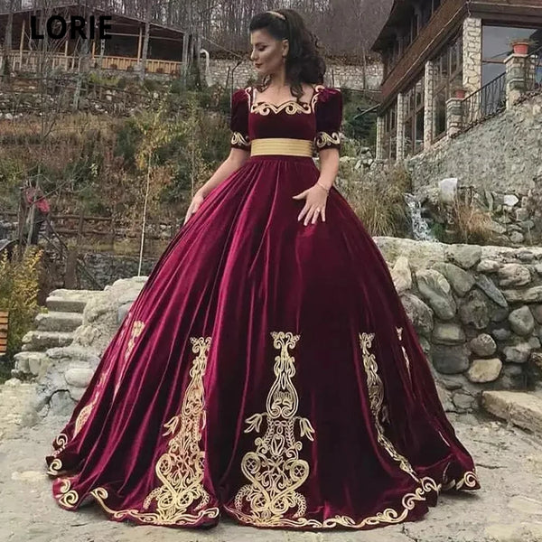 Burgundy Ball Gown Kaftan Evening Dresses Short Sleeve Caftan Marocain Prom Party Dresses Gold Lace Appliqued Velvet Gowns