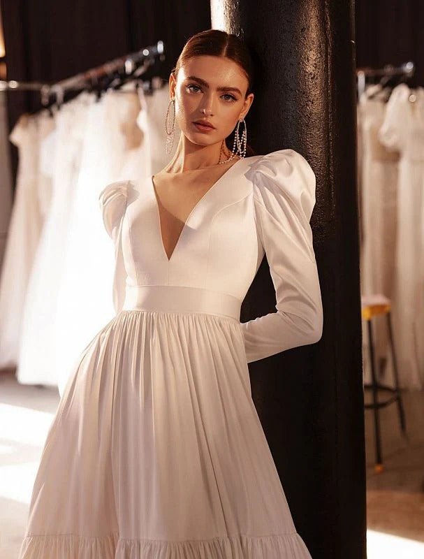 Abito da sposa chic con maniche lunghe Eleganti a V sul collo raso da sposa Vestidos de novi Court Train Dresses