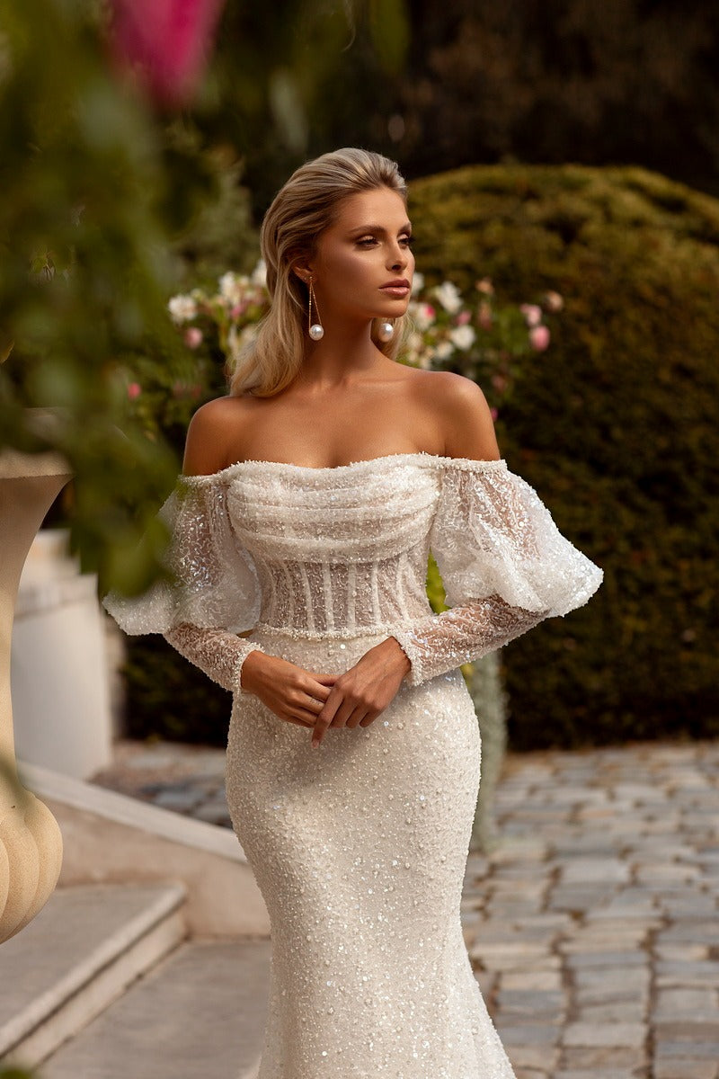 A-Line Backless New Wedding Dresses For Women Sexy Mermaid Off Shoulder Fluffy Long Sleeves Simple Slimming Mopping Bride Gowns