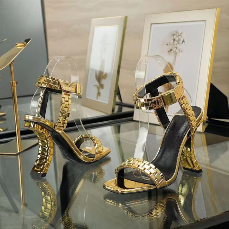 Montre à talons hauts en métal pour femmes, sandales à bout carré, Style étrange, nouvelle mode d'été, chaussures de fête, défilé 