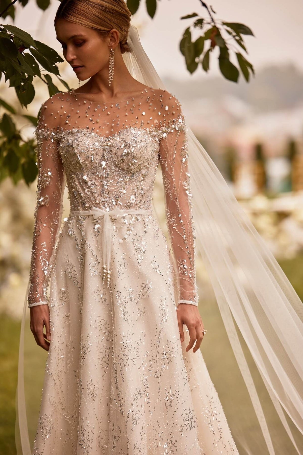 Prosty O-Neck Long Rleeve Bride szat Bringly Sequins Koraliki ślubne Klasyczne perły A-line długa sukienka ślubna szata de mariée