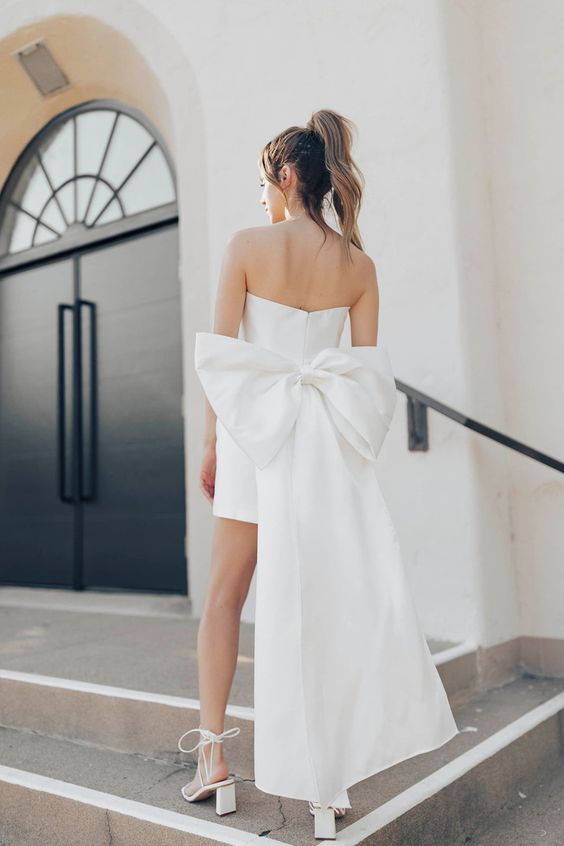 Eleganti abiti da sposa corti da sposa senza spalline senza maniche in raso aperto per abiti da sposa a piega da sposa sopra il ginocchio giretidos de noiva