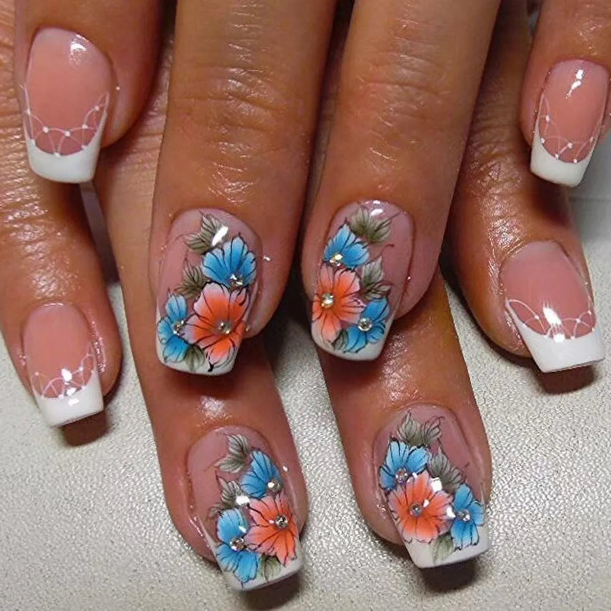 Short Square False Nail with Colorful Flower Rhinestone Design Simple French Fake Nail Fashion Wearable Press on Nails Art 24Pcs