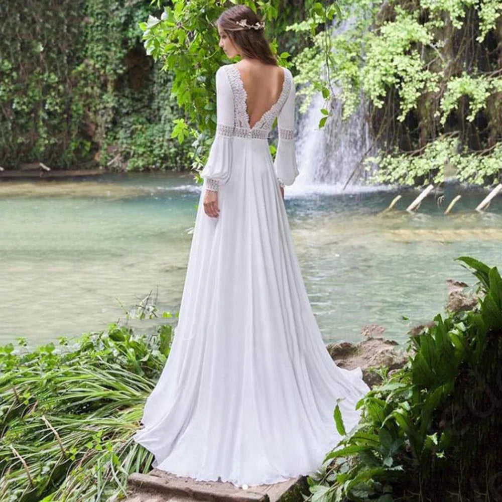 Últimos vestidos de novia de playa de verano Boho vestidos de novia de encaje blanco mangas largas escote en V Vestido de novia espalda a la venta