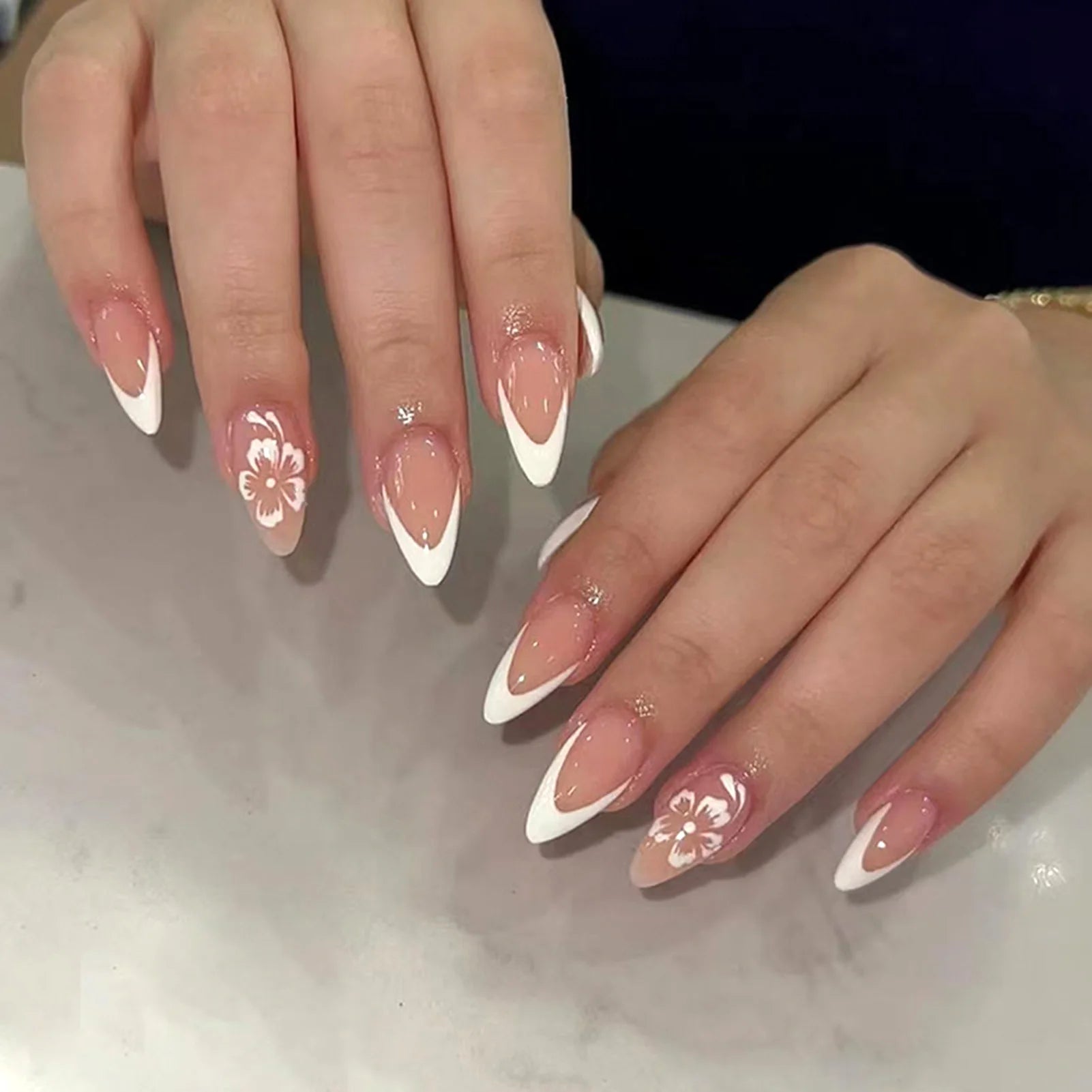24Pcs Blush Pink False Nails White Flower Printed Short Round Head Press on Nails Sweet French Style Charms Manicure for Women