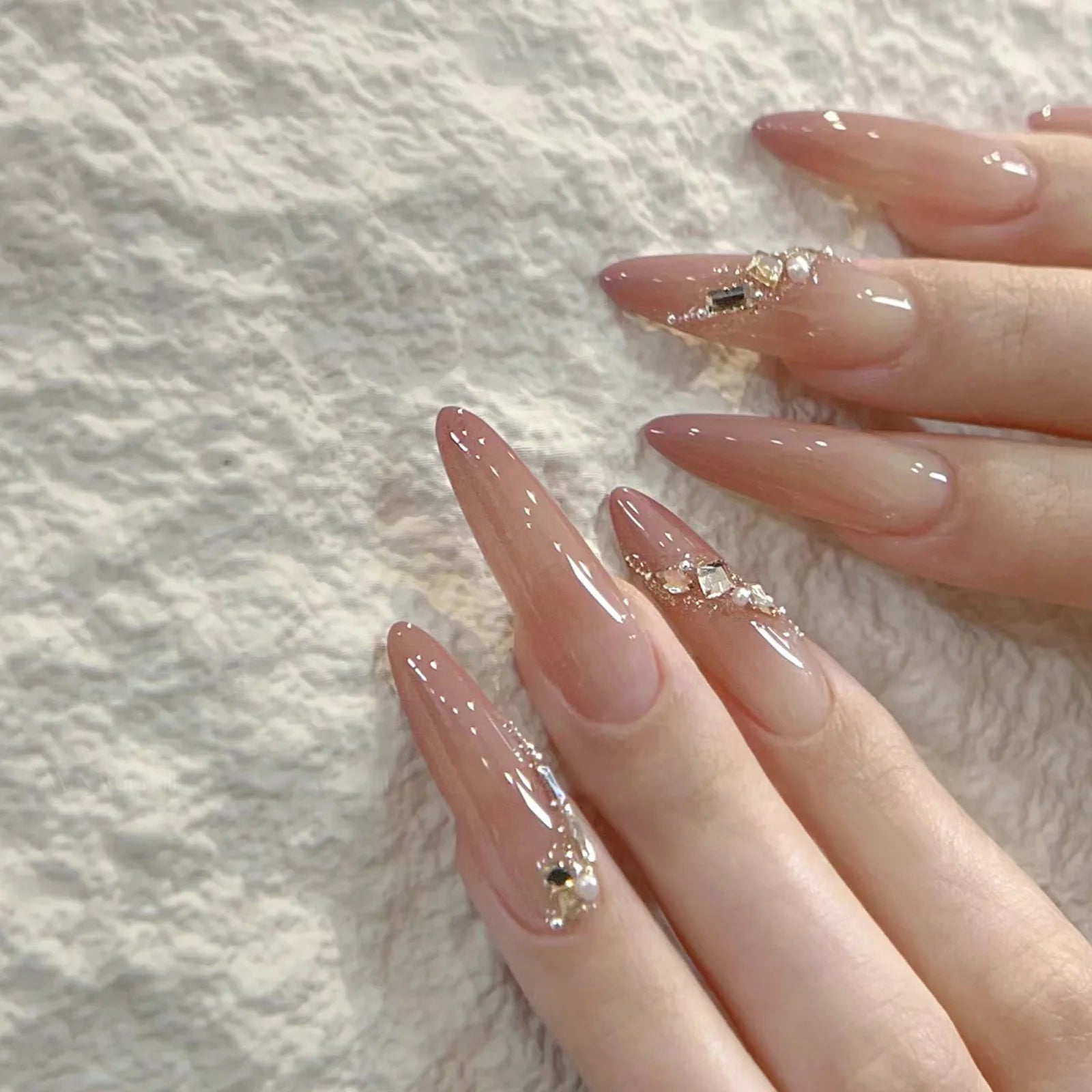 24Pcs Long Gradient Press on Fake Nails Full Cover Butterfly Rhinestone Design Gentle Oval Fashion Nail Detachable Nail Tips Art