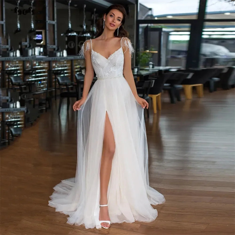 Neue elegante Prinzessin Hochzeitskleid sexy V-Ausschnitt Rückenless Feder Aufkleber Strandgarten Garten Bridal Party Kleid Hochzeit Ballkleid Kleid