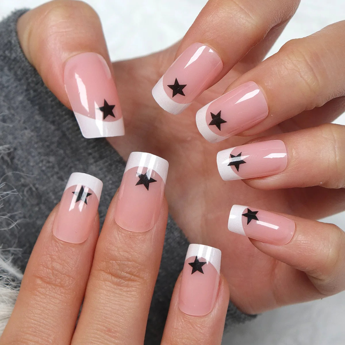 24Pcs Almond Press on Nails Y2K Star Diamond Designs for Cool Girls Nude Color Fake Nails for Women Full Cover False Nail Tips