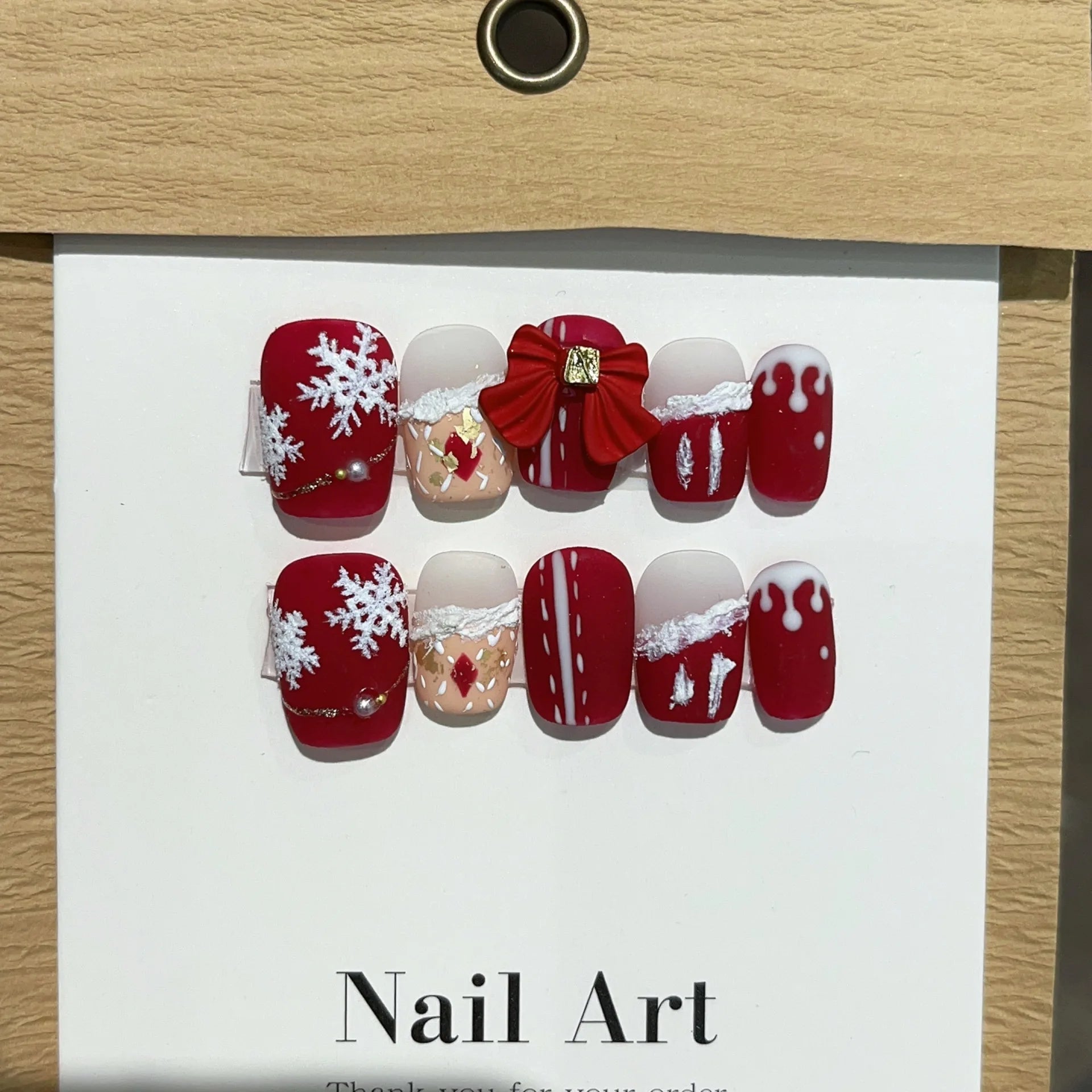 10Pcs Red Short Christmas Handmade Press on Nails Set Shimmery Cartoon Santa Fake Nail Art Cute Snowflake Winter False Nail Tips