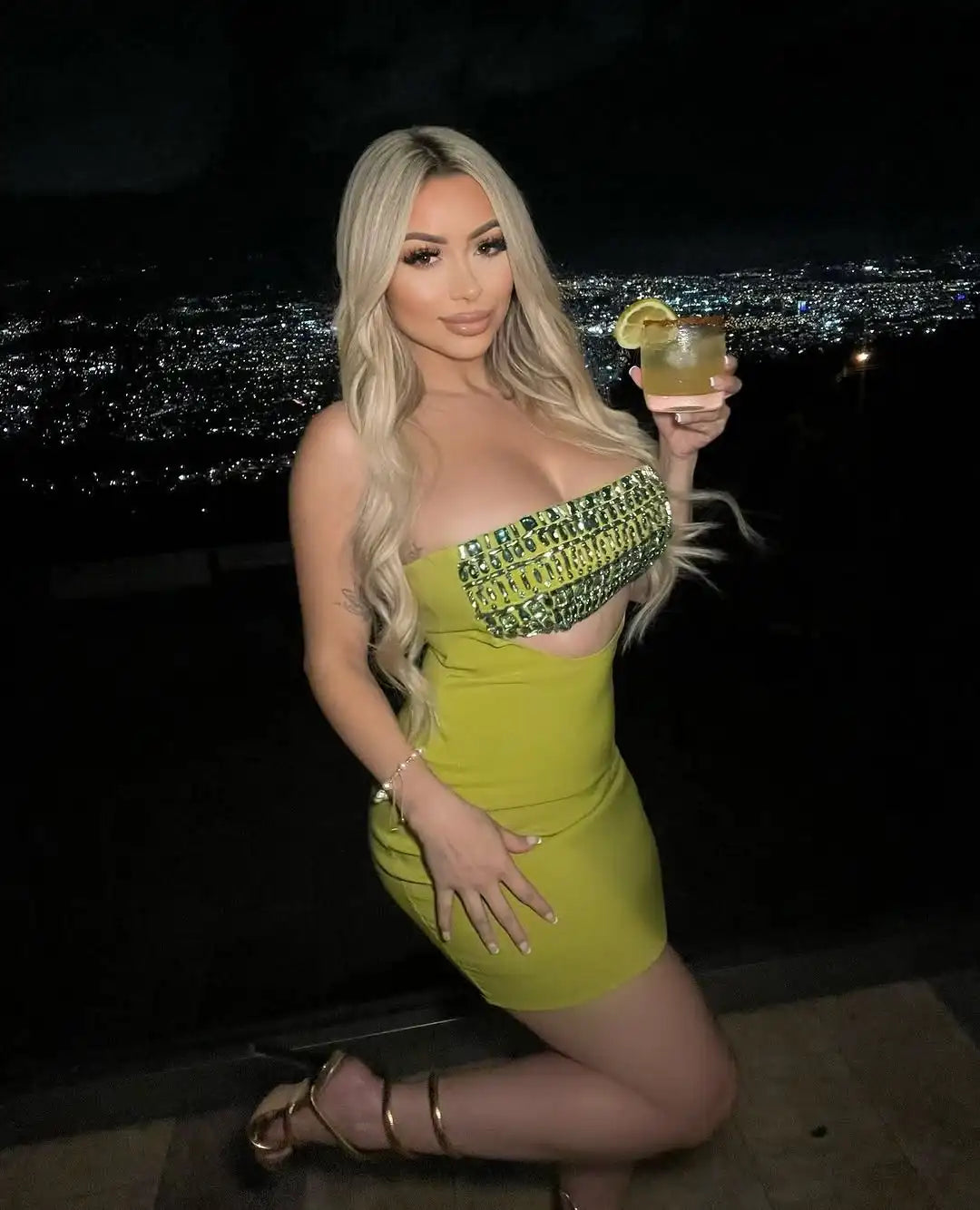 2025 New Arrival Women Sexy Strapless Shinning Crystal Bodycon Mini Bandage Dress Nightclub Party Fashion Outfit