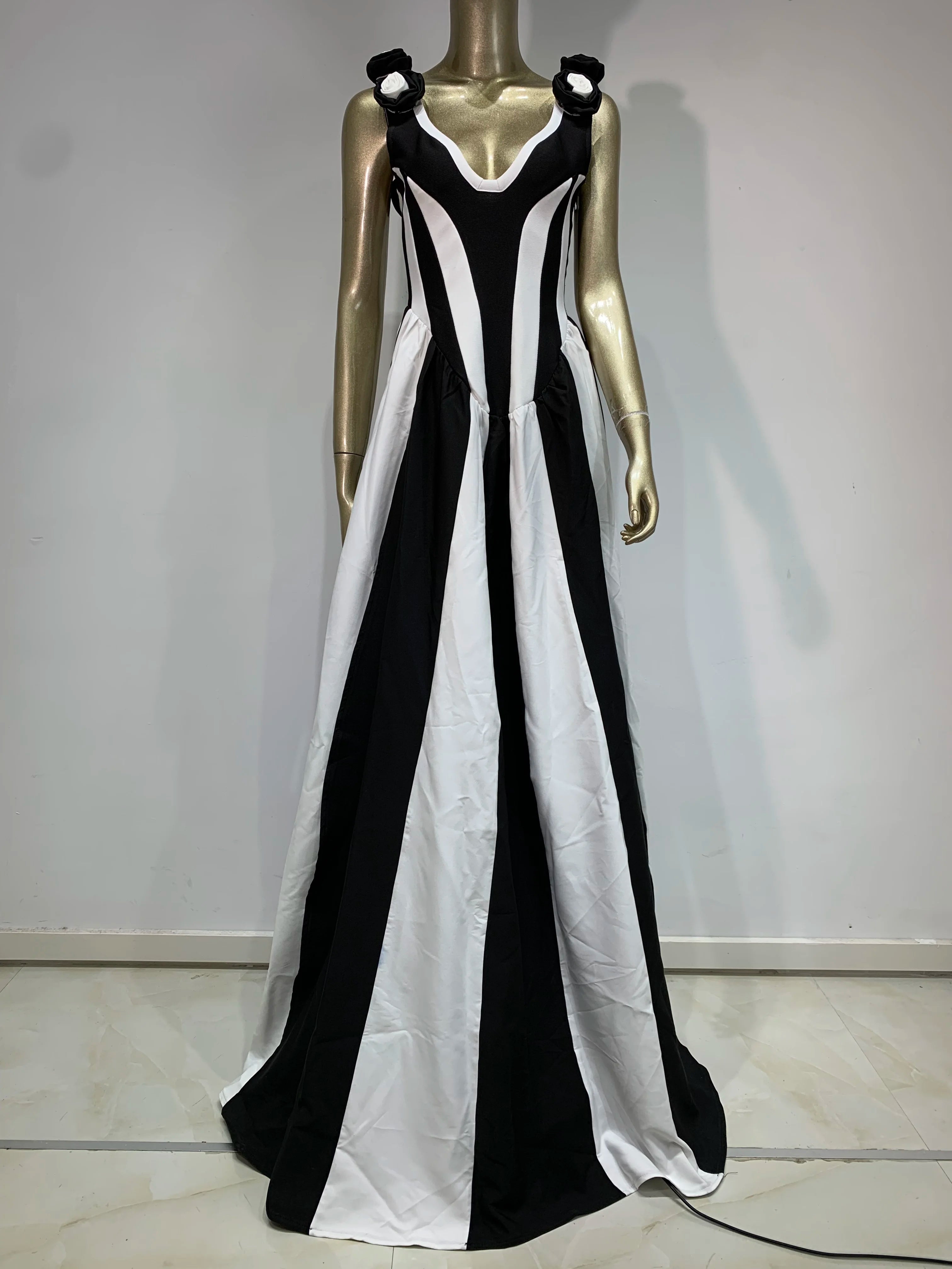 Women Celebrity Sexy V Neck Flower Black White Striped Maxi Long Bodycon Bandage Dress 2025 Elegant Evening Club Party Outfit